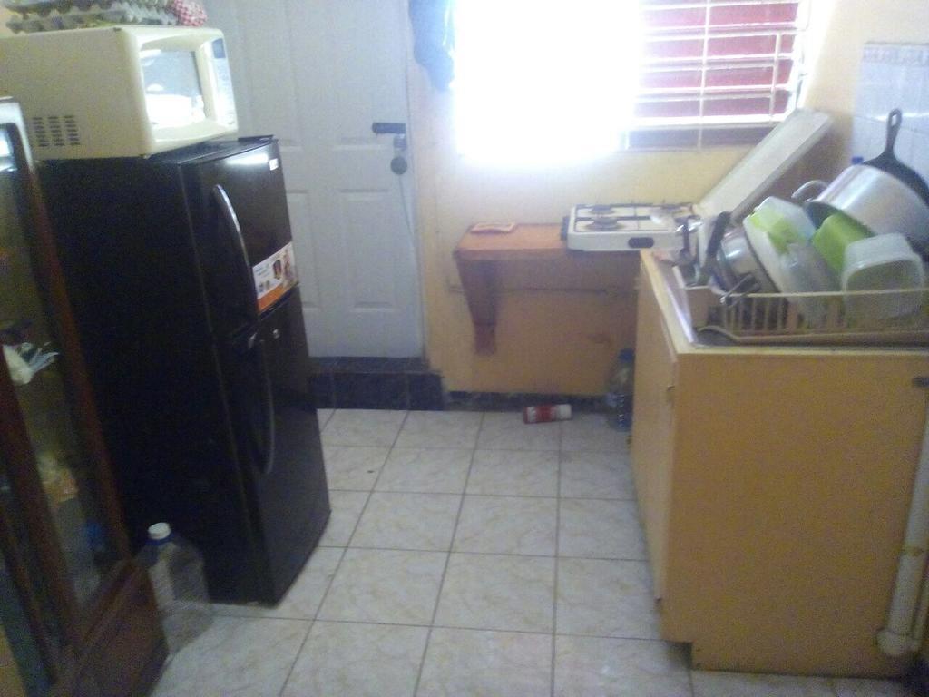 Leslies' Home Portmore Habitación foto